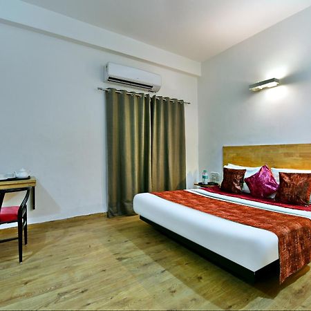 Divine Inn Couple Friendly Hotel Near Sector 51 Metro Station Noida Exteriér fotografie