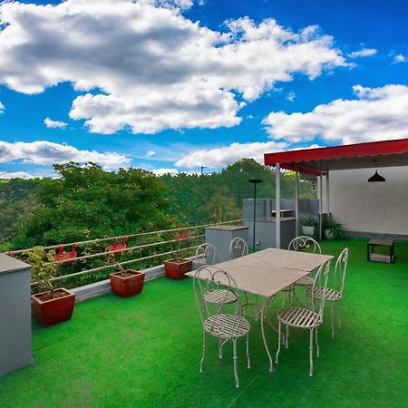 Divine Inn Couple Friendly Hotel Near Sector 51 Metro Station Noida Exteriér fotografie