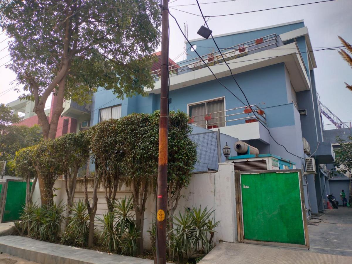 Divine Inn Couple Friendly Hotel Near Sector 51 Metro Station Noida Exteriér fotografie