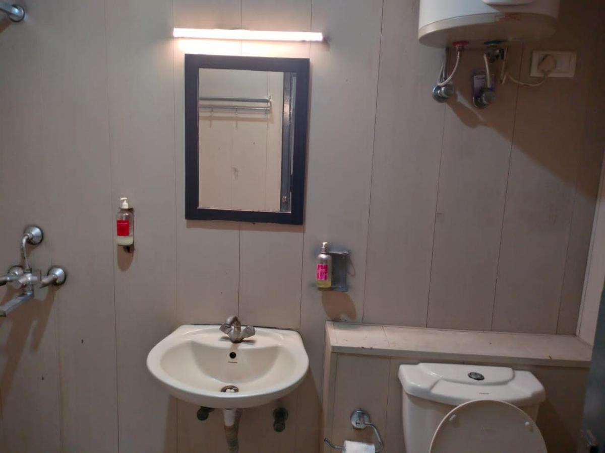 Divine Inn Couple Friendly Hotel Near Sector 51 Metro Station Noida Exteriér fotografie