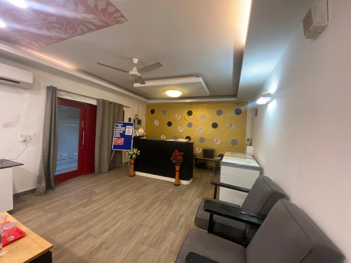 Divine Inn Couple Friendly Hotel Near Sector 51 Metro Station Noida Exteriér fotografie